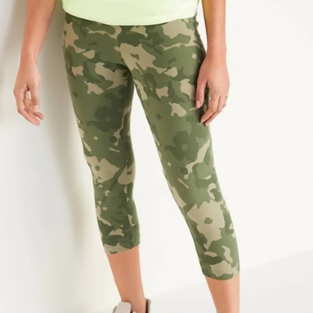 OLD NAVY High-Rise Cropped Leggings - Green Camo - Size Small